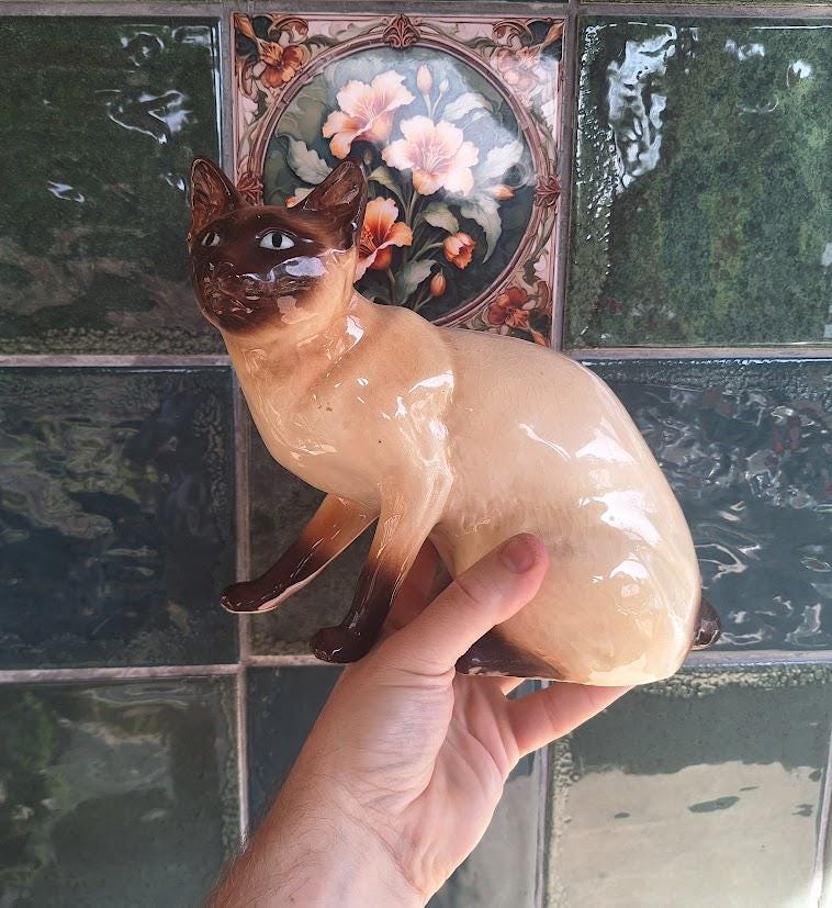 Vintage SylvaC 5107 Large Siamese Cat Figurine, 1970s English Pottery Blue Eyed Chocolate Point Ceramic Cat Ornament
