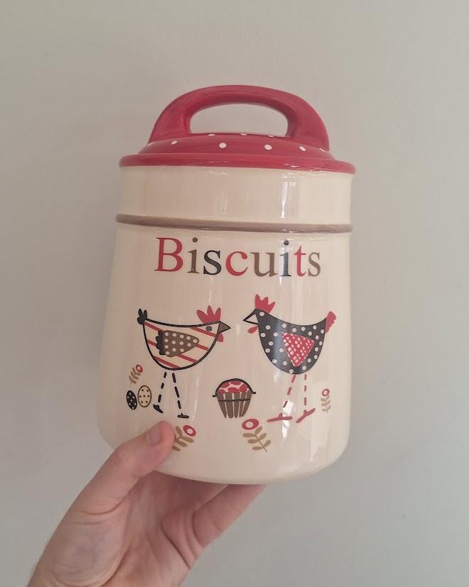 Retro Ceramic Biscuit Jar with Red Lid, Black & White Hen Chicken Kitchen Canister, Farmhouse Storage Pot with Handle