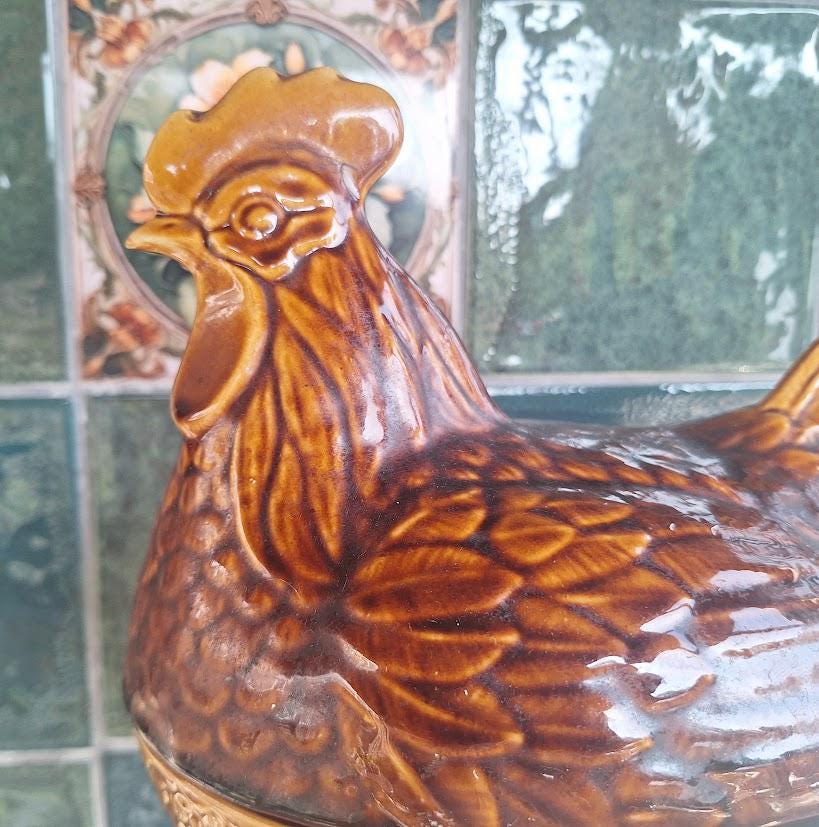 Vintage Brown Ceramic Hen on Nest Covered Dish, Large Chicken Egg Storage Bowl, Glazed Farmhouse Kitchen Tureen and Country Décor