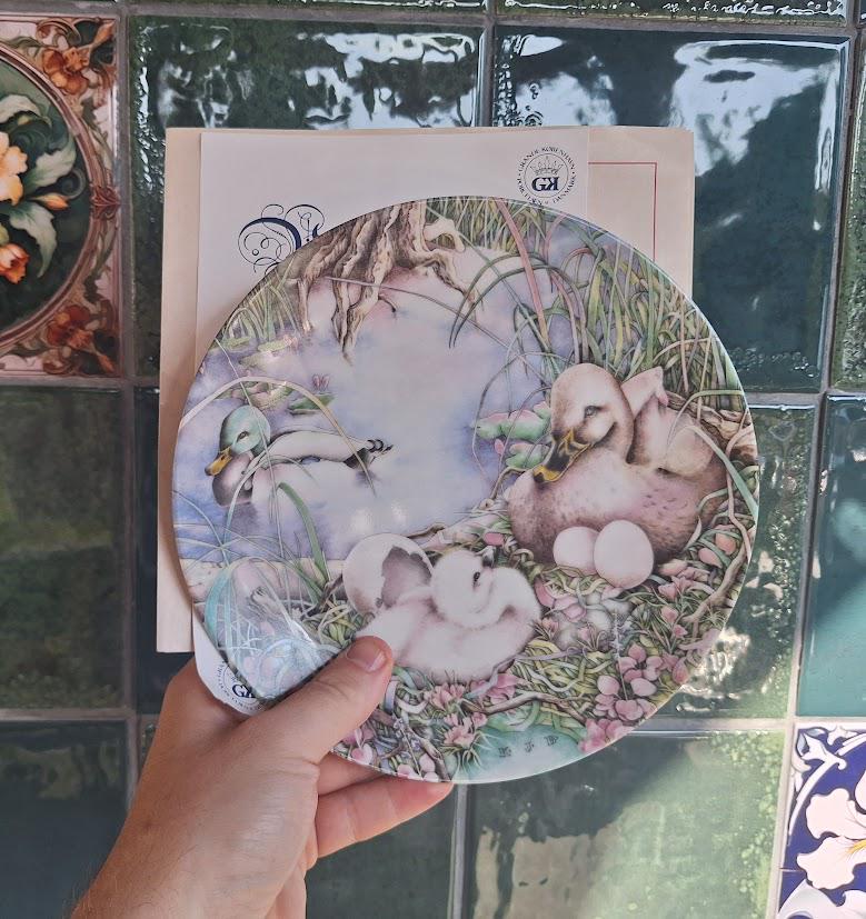 Grande København Han Er Ikke Som De Andre Collector Plate 1985, Karen Jean Bornholt Ugly Duckling Danish Porcelain with Box