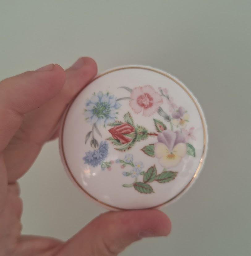 Vintage Aynsley Wild Tudor Lidded Trinket Box, Fine Bone China Floral Potpourri Jar, English China Jewellery Box, Cottagecore Decor