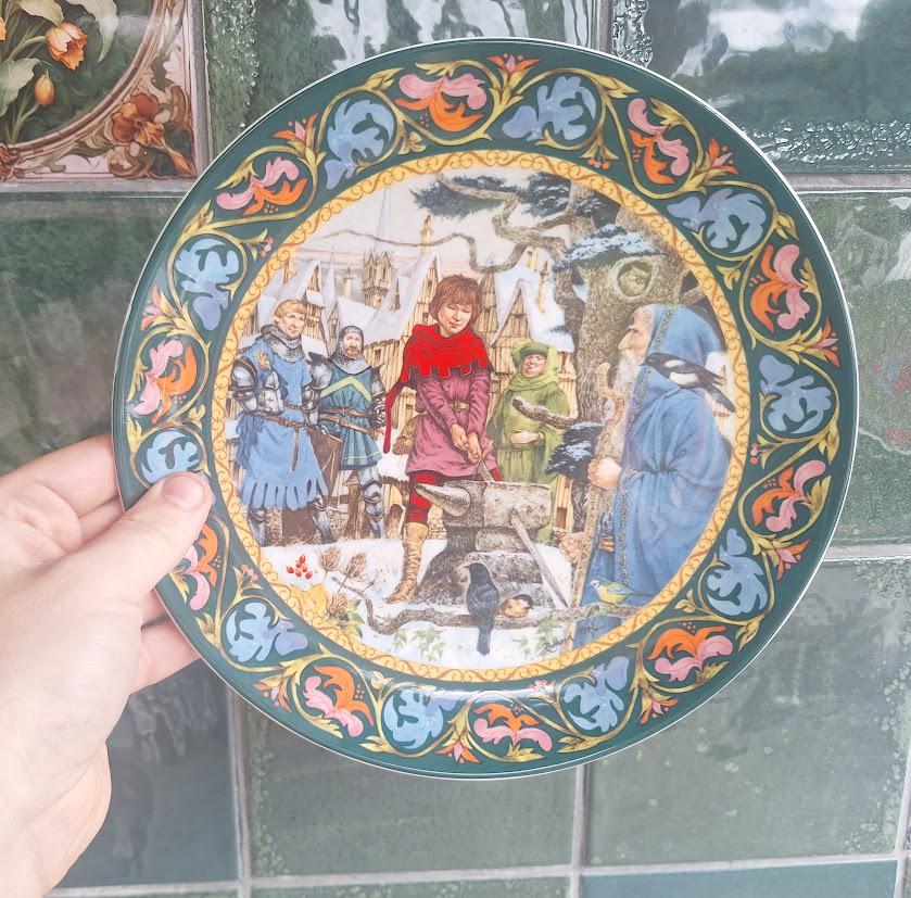 Wedgwood Arthur Draws the Sword Collector Plate 1986 Richard Hook Bone China Limited Edition