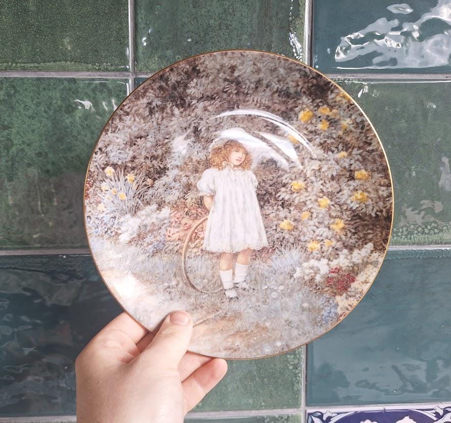 Wedgwood Yesterday's Child Collector Plate: A Pause for Reflection, Bone China (Boxed With Certificate)