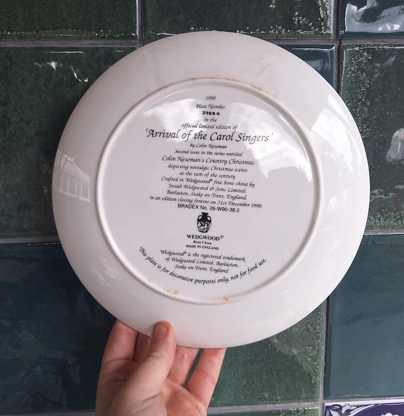 Wedgwood 1990 Christmas Plate: Arrival of Carol Singers, Colin Newman Country Christmas Bone China