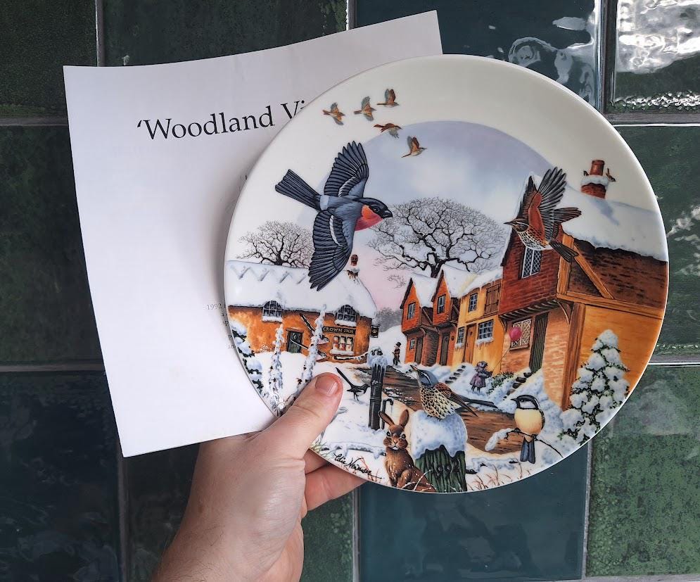 Wedgwood Woodland Visitors Christmas Plate: Colin Newman Winter Wildlife Village 1992