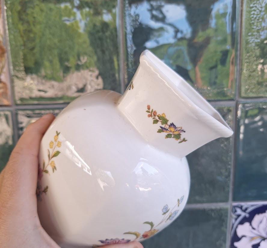 Aynsley Cottage Garden Vase: Fine Bone China Floral Butterfly (6-Inch)