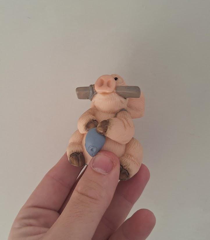 Vintage Piggin Computers Figurine 1999 David Corbridge Collectible World Resin Pig Computer Mouse Office Desk Ornament