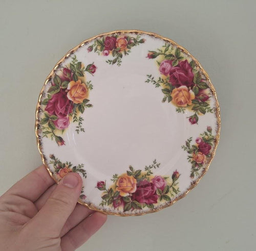 Boxed Set of 6 Royal Albert Old Country Roses 6.25in Tea Side Plates, English Fine Bone China Gold Rim Sandwich Cake Plates