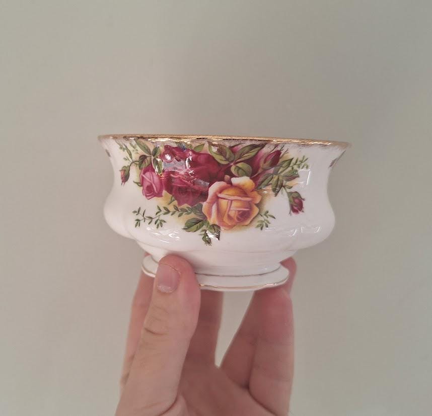 Vintage Royal Albert Old Country Roses Open Tea Sugar Bowl 4.25in English Bone China Gold Rim Floral Dish Made in England