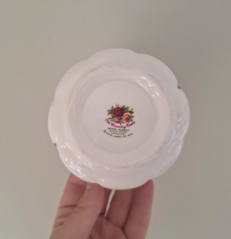 Vintage Royal Albert Old Country Roses Open Tea Sugar Bowl 4.25in English Bone China Gold Rim Floral Dish Made in England