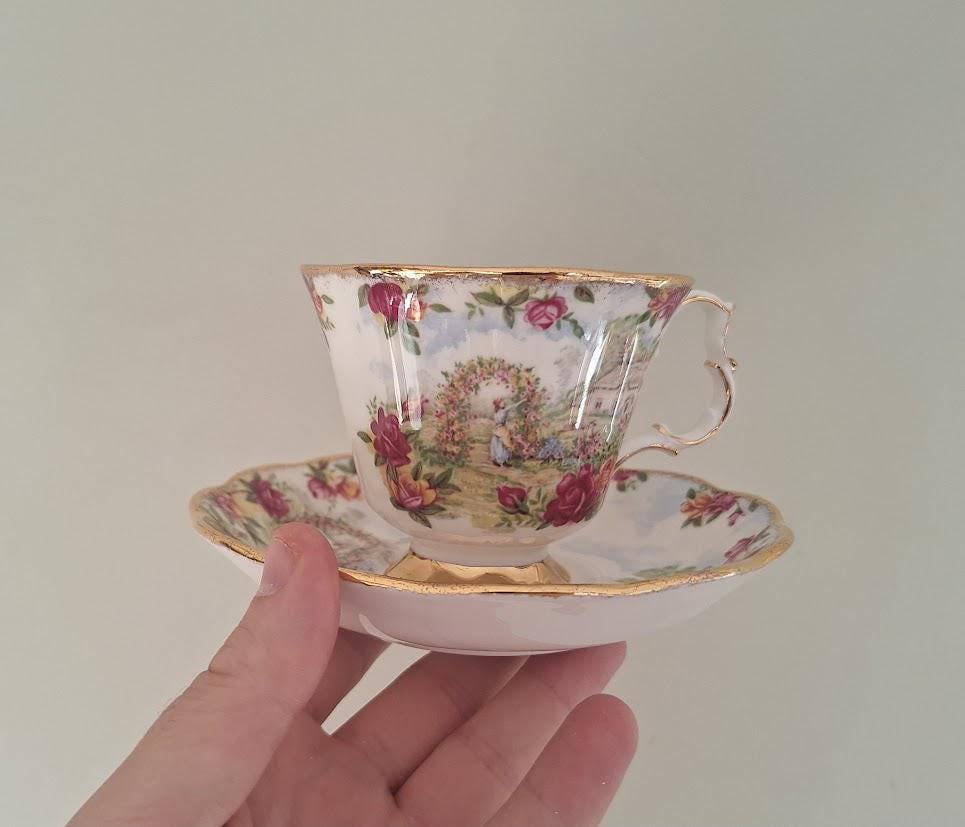 Boxed Set of 6 Royal Albert A Celebration of Old Country Roses Garden Teacups & Saucers 1986 English Bone China Gold Trim