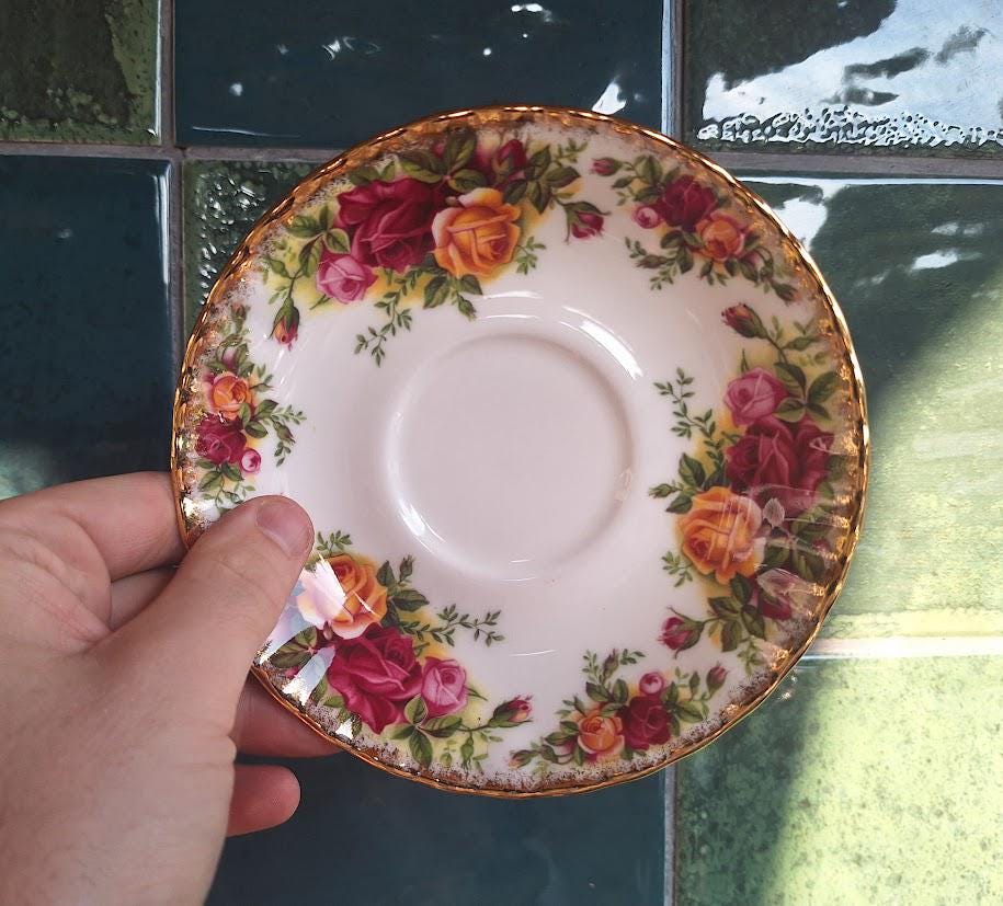 Vintage Boxed Set of 6 Royal Albert Old Country Roses Montrose Teacups & Saucers, 12 Piece English Bone China Tea Set