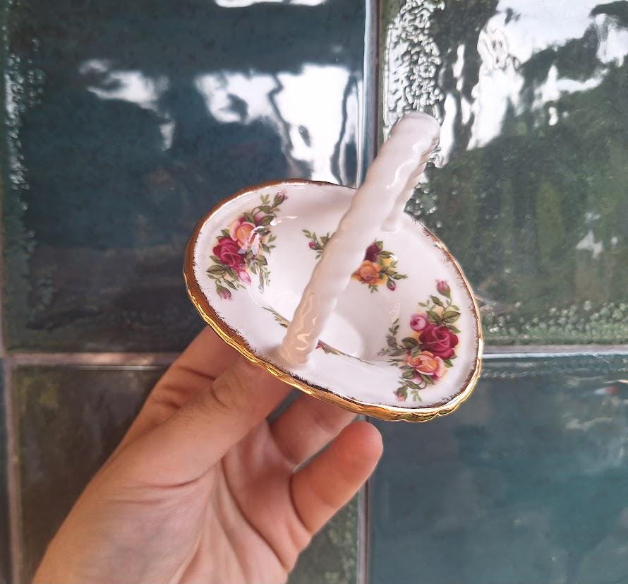 Vintage Royal Albert Old Country Roses Twisted Handle Trinket Basket, English Bone China Gold Trim Jewellery Ring Dish Ornament