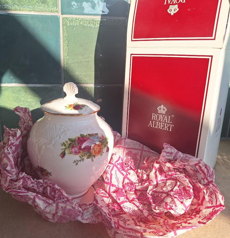 Vintage Royal Albert Old Country Roses Large Lidded Ginger Jar Boxed England