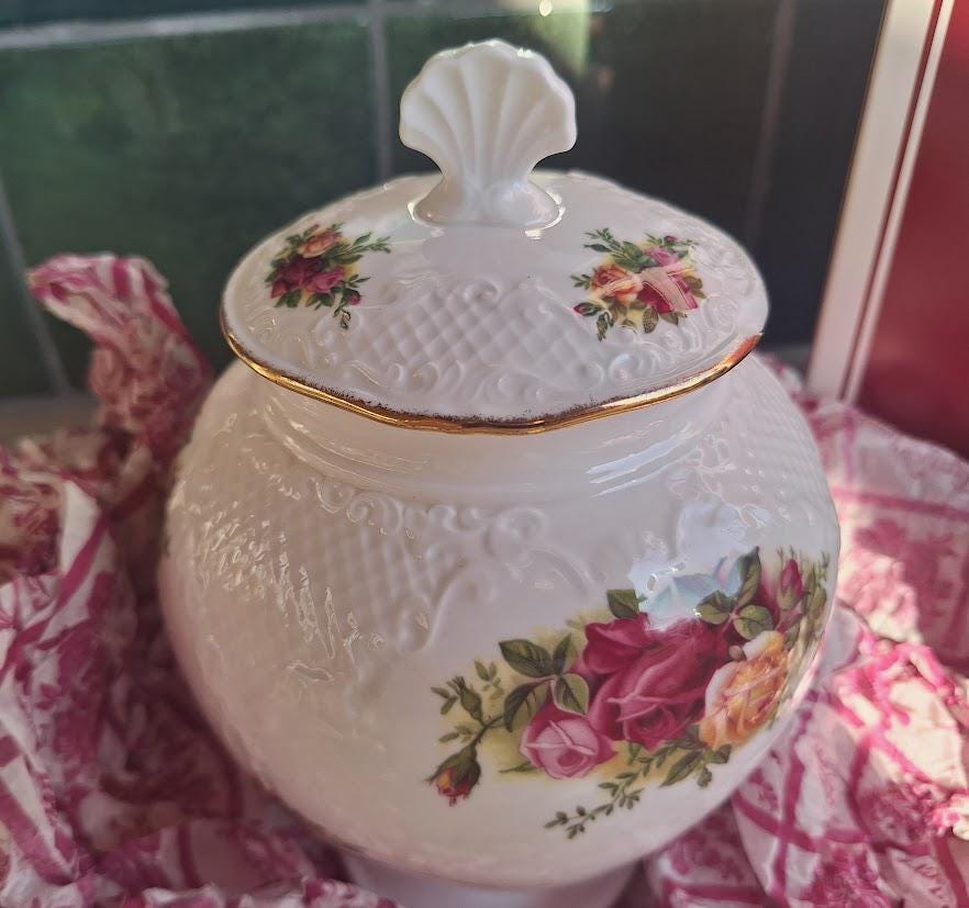 Vintage Royal Albert Old Country Roses Large Lidded Ginger Jar Boxed England
