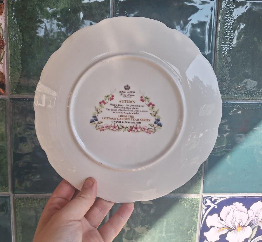Vintage Royal Albert Autumn Cottage Garden Year Series Plate 1984, English Bone China Harvest Cottage Wall Decor 21cm