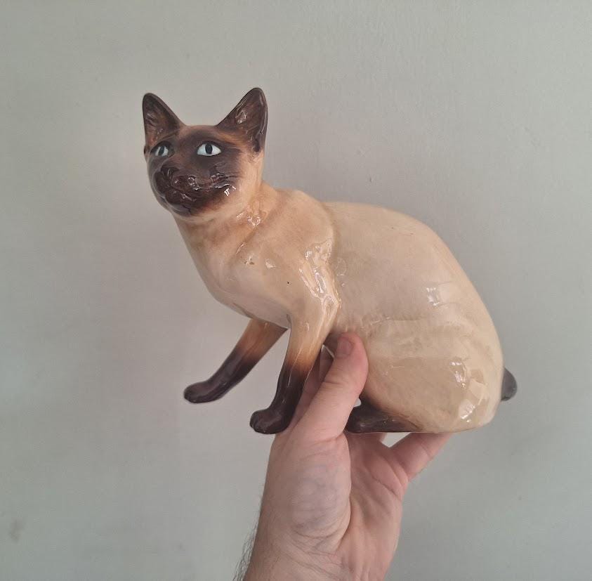 Vintage SylvaC 5107 Large Siamese Cat Figurine, 1970s English Pottery Blue Eyed Chocolate Point Ceramic Cat Ornament