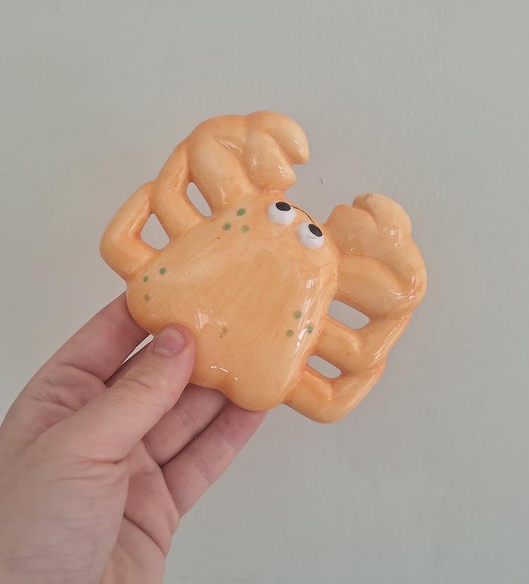 Vintage Pair of Ceramic Crab Wall Plaques, Orange Coastal Crab Wall Decor, Beach House Bathroom Kitchen Wall Art, Kitsch Nautical Decor