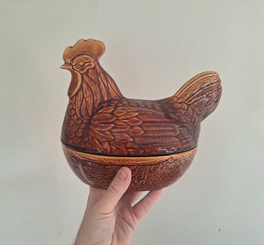 Vintage Brown Ceramic Hen on Nest Covered Dish, Large Chicken Egg Storage Bowl, Glazed Farmhouse Kitchen Tureen and Country Décor