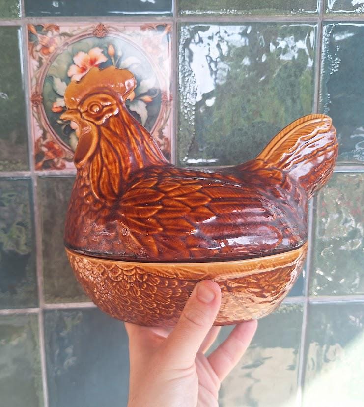 Vintage Brown Ceramic Hen on Nest Covered Dish, Large Chicken Egg Storage Bowl, Glazed Farmhouse Kitchen Tureen and Country Décor