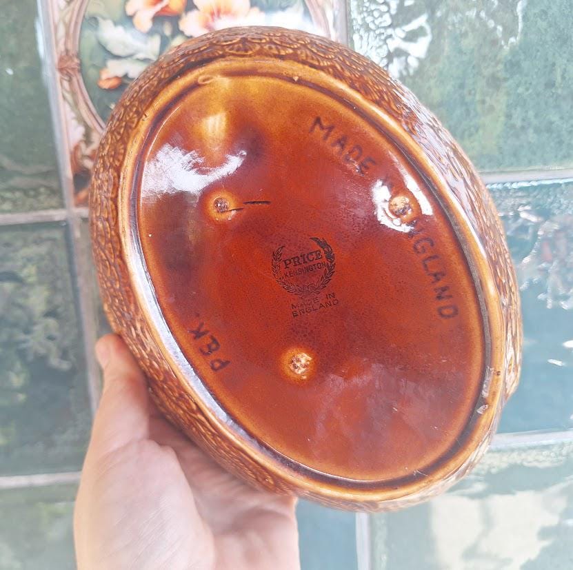 Vintage Brown Ceramic Hen on Nest Covered Dish, Large Chicken Egg Storage Bowl, Glazed Farmhouse Kitchen Tureen and Country Décor