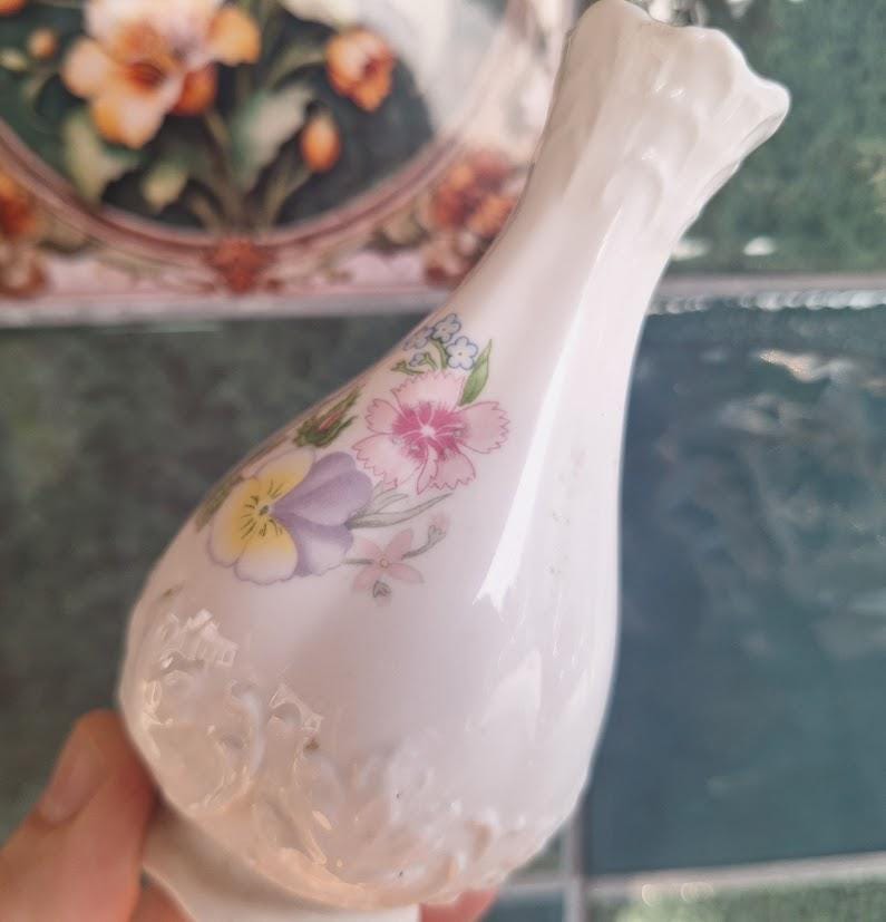 Vintage Aynsley Wild Tudor Bud Vase, Fine Bone China Mini Vase, Made in England, Cottage Garden Floral Posy Vase, English China Gift