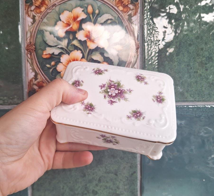 Royal Albert Sweet Violets Rectangular Trinket Box Bone China England Jewellery Box Lidded Vanity Box Floral