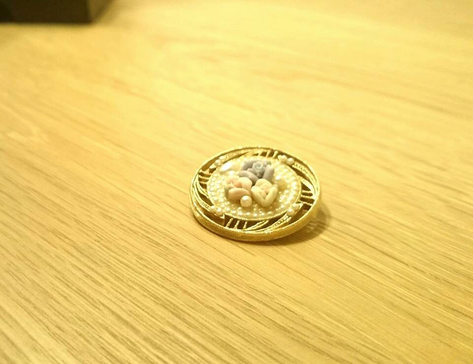 Vintage Brooch 1950's White Pearl Effect Floral Brooch with Gold Tone Finish