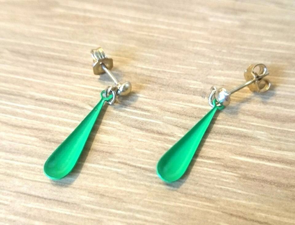 Vintage Earrings Retro 1970's Metal Slimline Green Drop