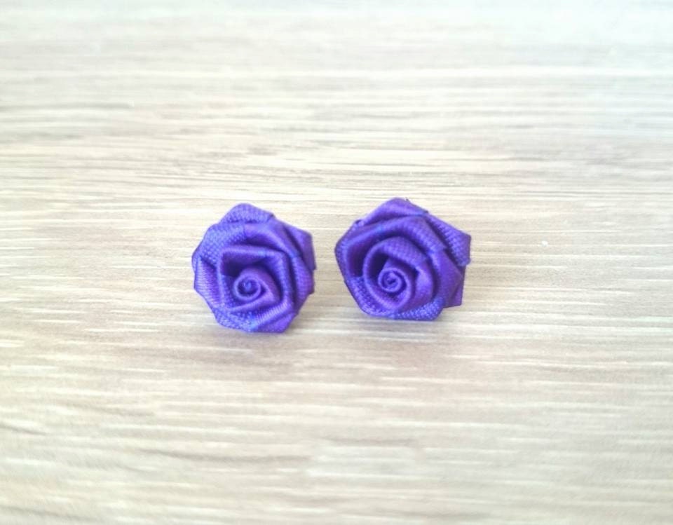 Vintage Fabric Rose Stud Earrings - Purple 1980s Costume Jewelry